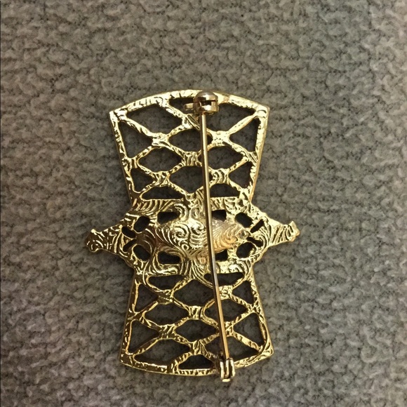 Nice Brooch - Picture 2 of 2